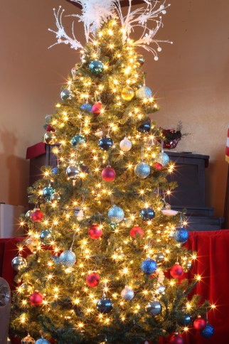 The Christmas tree at Mound Church.