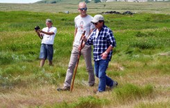 Actor hikes White Butte for disease awareness