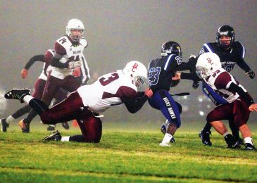Night Hawks take down varsity Bulldogs, 24-0